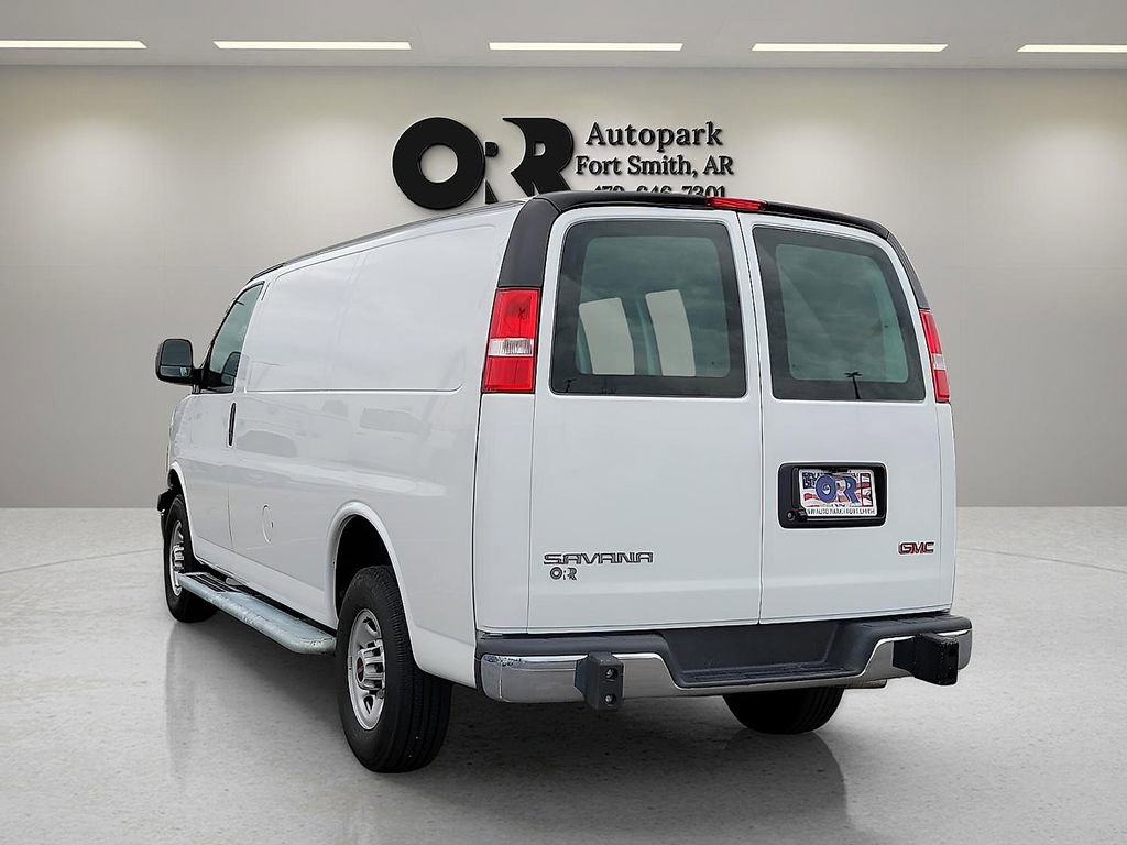Used 2024 GMC Savana 2500 w/ Driver Convenience Package RWD image 4