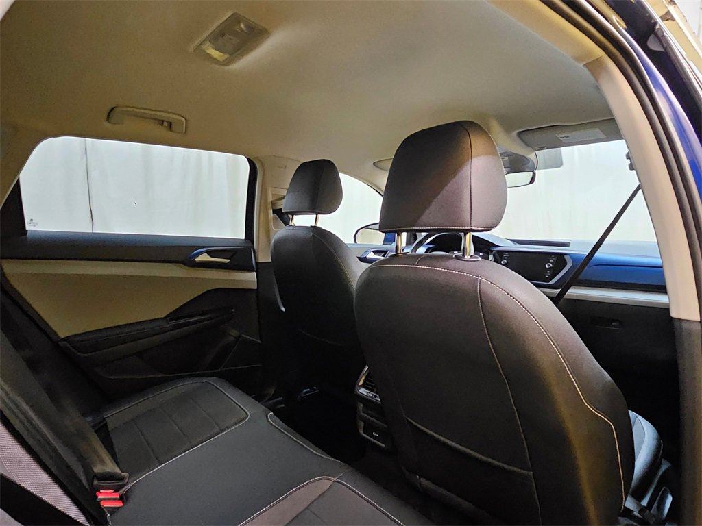 Used 2024 Volkswagen Taos SE image 16