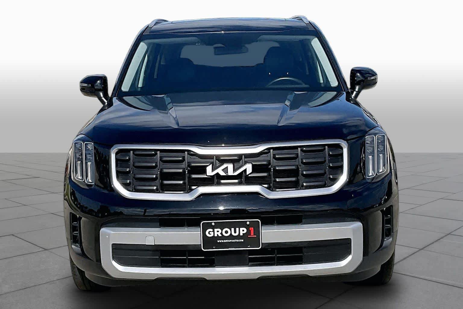 Used 2025 Kia Telluride S FWD image 4