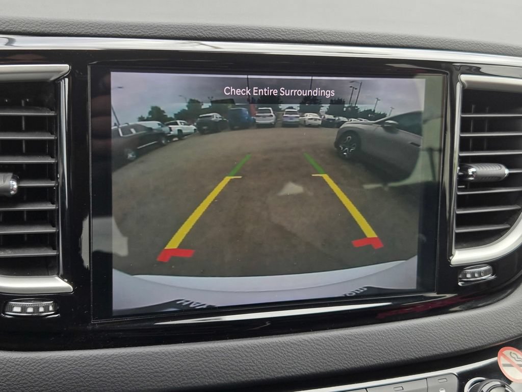 Used 2023 Chrysler Pacifica Touring-L FWD image 17