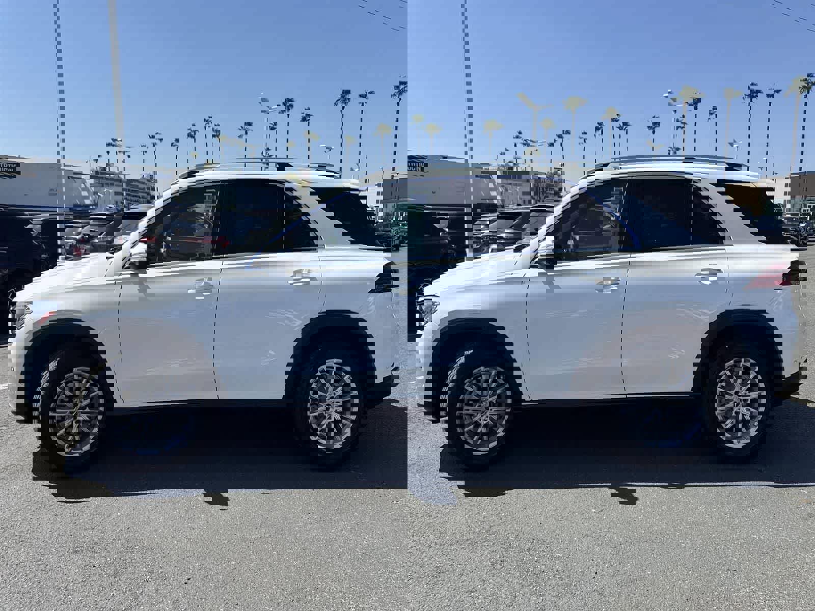 Used 2024 Mercedes-Benz GLE 350 4MATIC image 5