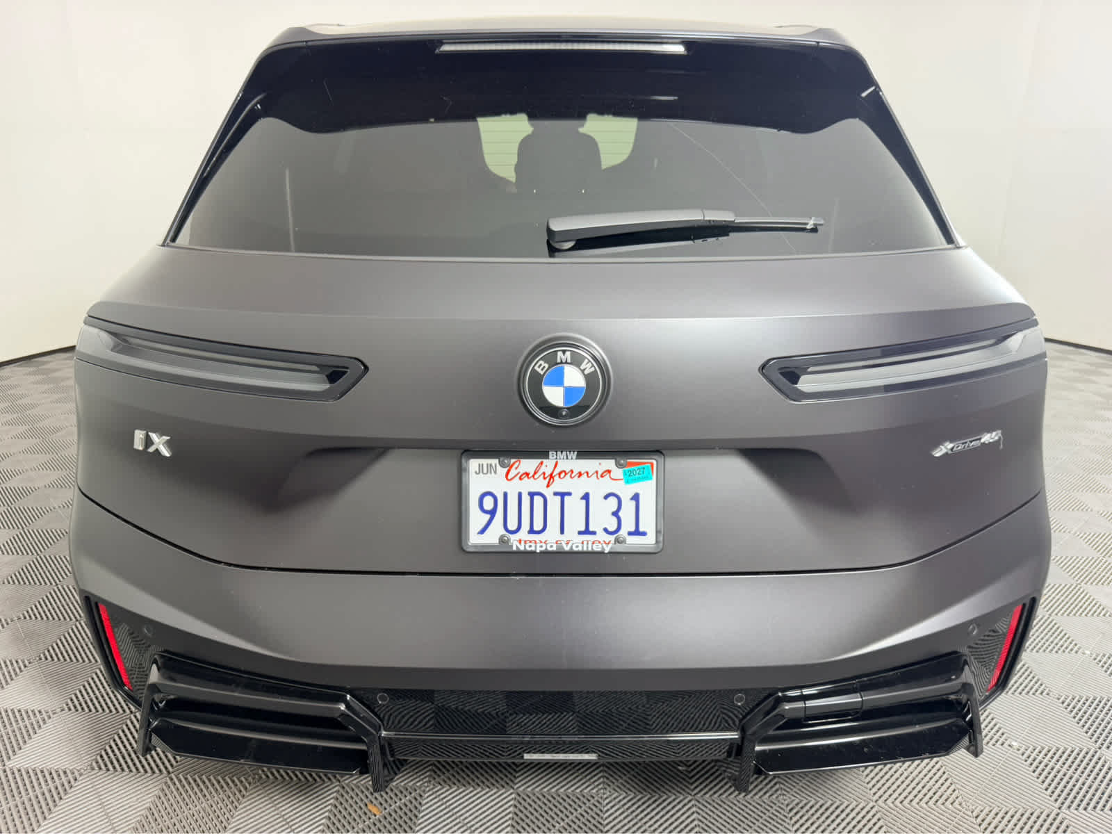 Used 2026 BMW iX xDrive45 w/ M Sport Package AWD/4WD image 4
