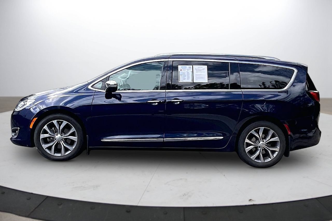 Certified 2018 Chrysler Pacifica Limited w/ Advanced Safetytec Group FWD image 5