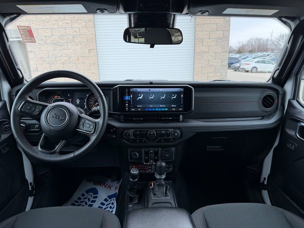 Used 2024 Jeep Wrangler Rubicon image 14