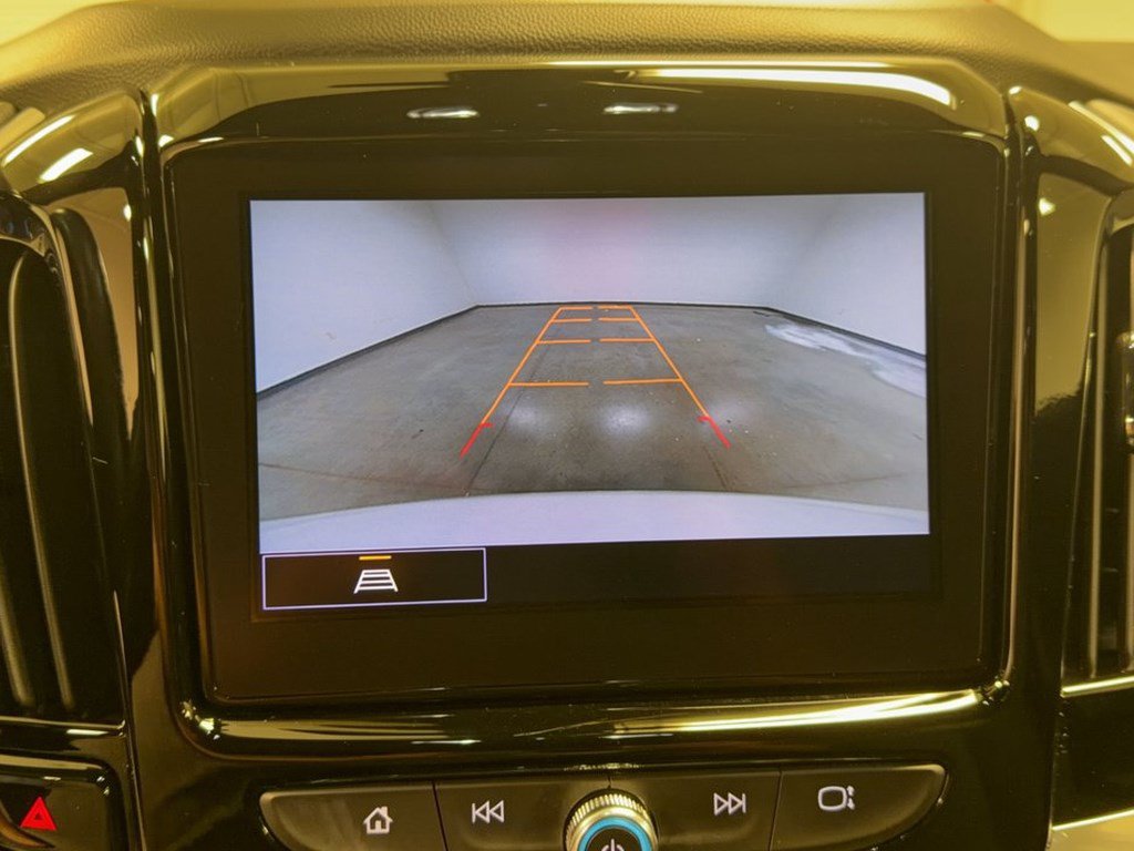 Used 2023 Chevrolet Traverse LT FWD image 24