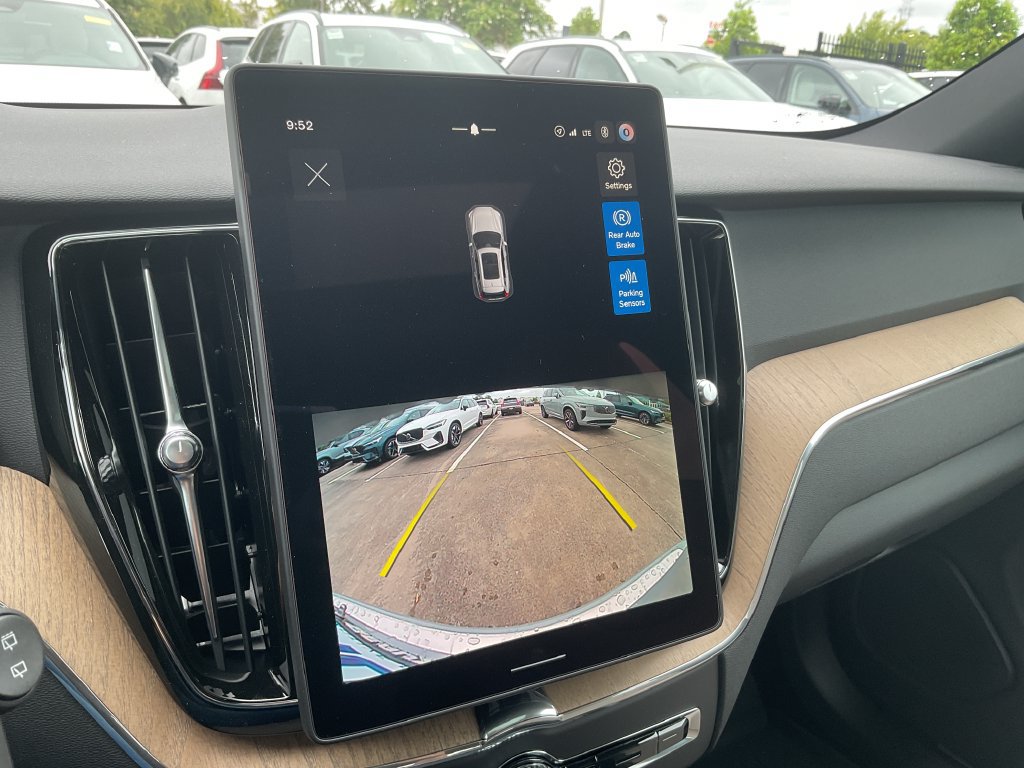 New 2027 Volvo XC60 B5 Core AWD/4WD image 28