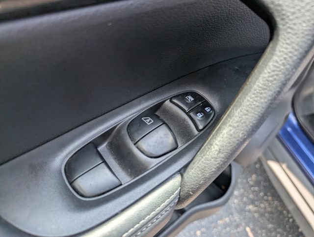 Used 2020 Nissan Rogue S AWD/4WD image 15