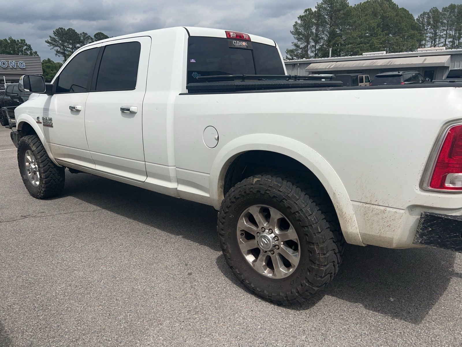 Used 2015 RAM 2500 Laramie w/ Convenience Group AWD/4WD image 3