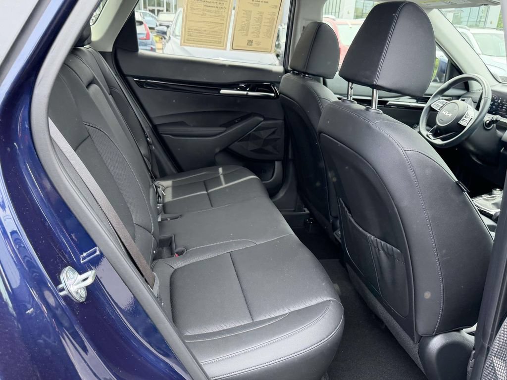 Used 2024 Kia Seltos SX w/ SX Sunroof Package AWD/4WD image 13