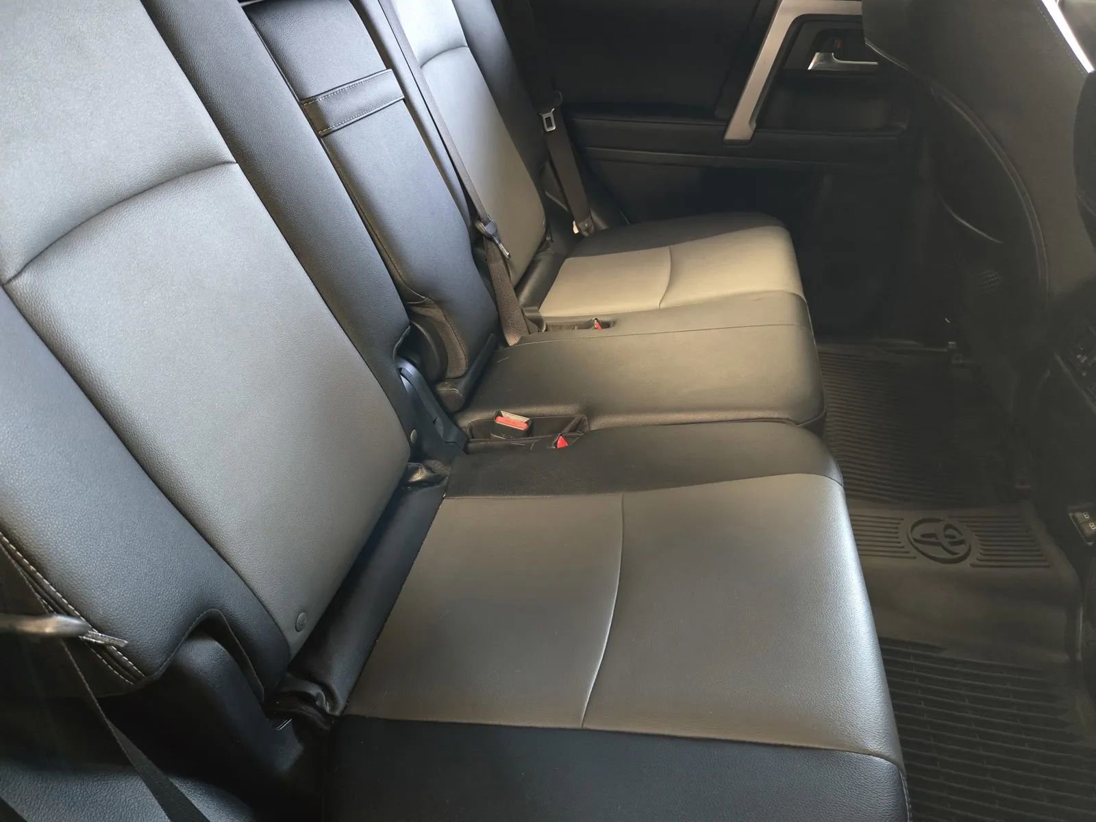 Used 2023 Toyota 4Runner SR5 Premium w/ Moonroof Package AWD/4WD image 9