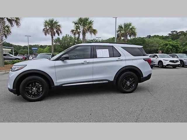 Used 2025 Ford Explorer Active AWD/4WD image 19