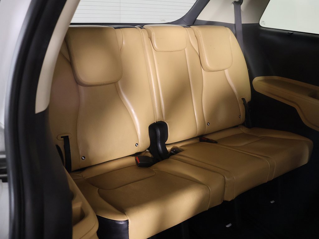 Used 2023 Kia Carnival EX image 34