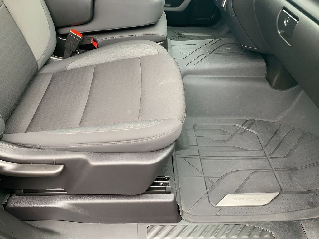 Used 2024 Chevrolet Silverado 1500 Custom w/ Turbomax Blackout Package image 17