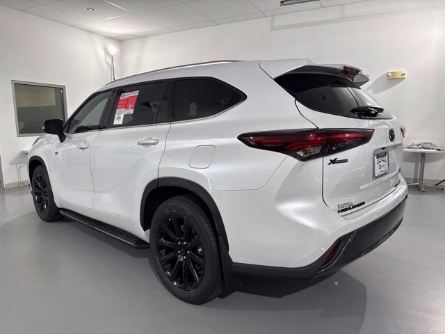New 2026 Toyota Highlander Limited AWD/4WD image 5