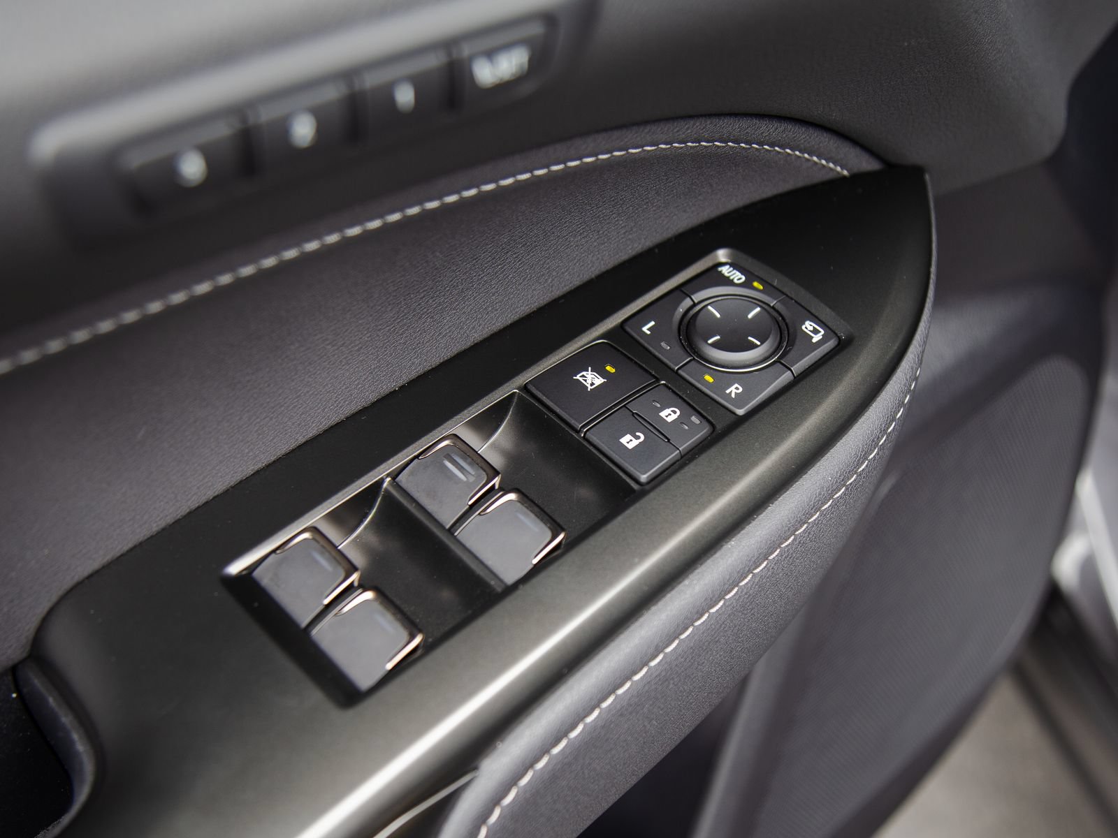 Used 2025 Lexus NX 350h AWD w/ Cold Area Package image 18