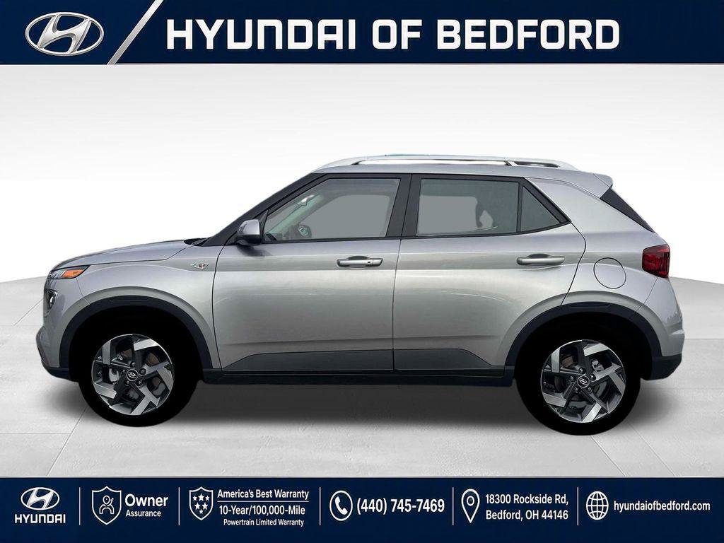 New 2026 Hyundai Venue SEL FWD image 3