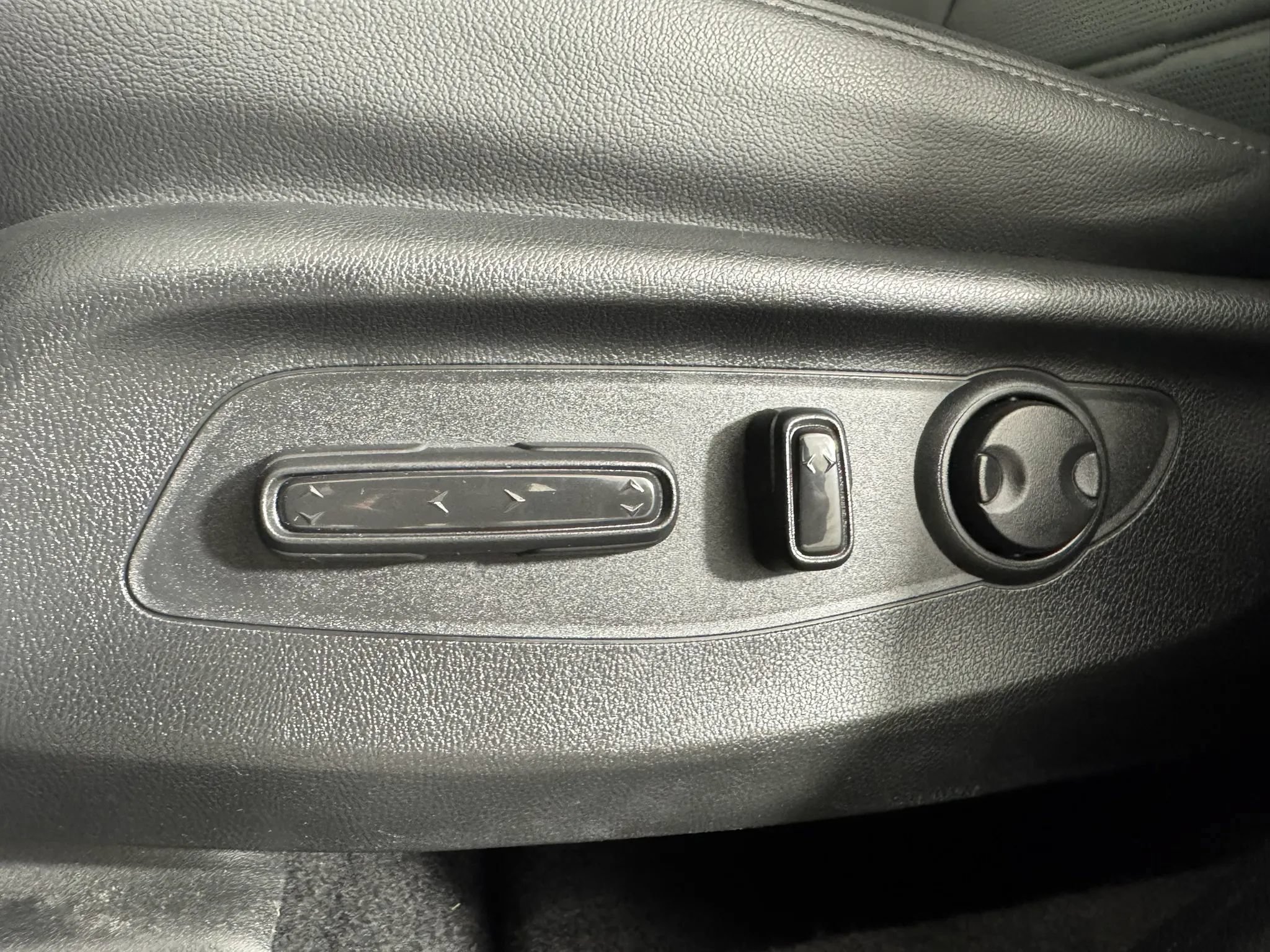 Used 2025 Honda CR-V EX-L image 34