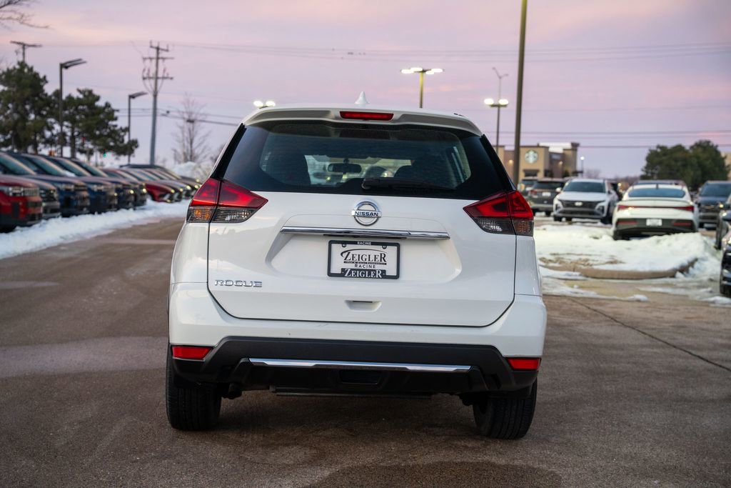 Used 2019 Nissan Rogue SV image 6
