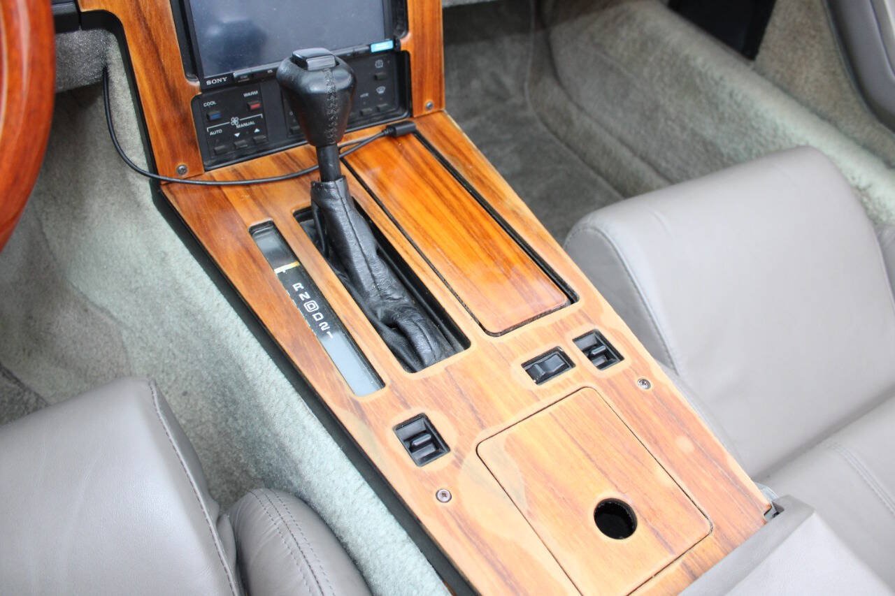 Used 1989 Chevrolet Corvette Convertible RWD image 25