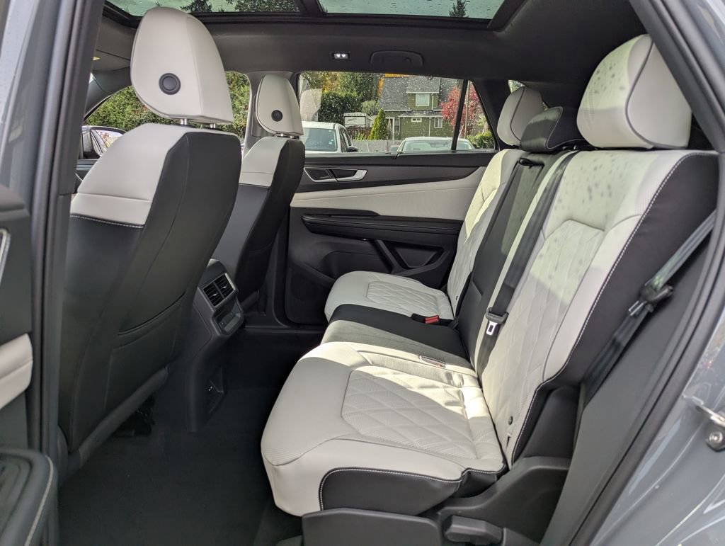 New 2026 Volkswagen Atlas Cross Sport SEL Premium R-Line image 31