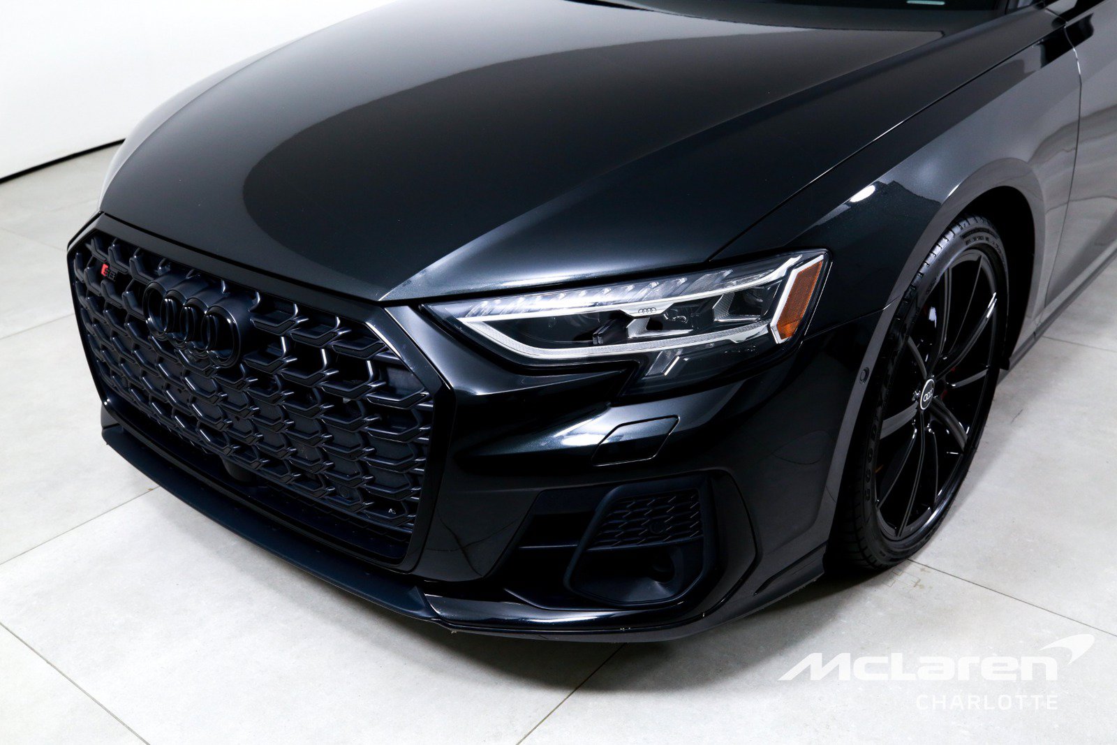 Used 2023 Audi S8 w/ S8 Comfort Plus Package AWD/4WD image 38