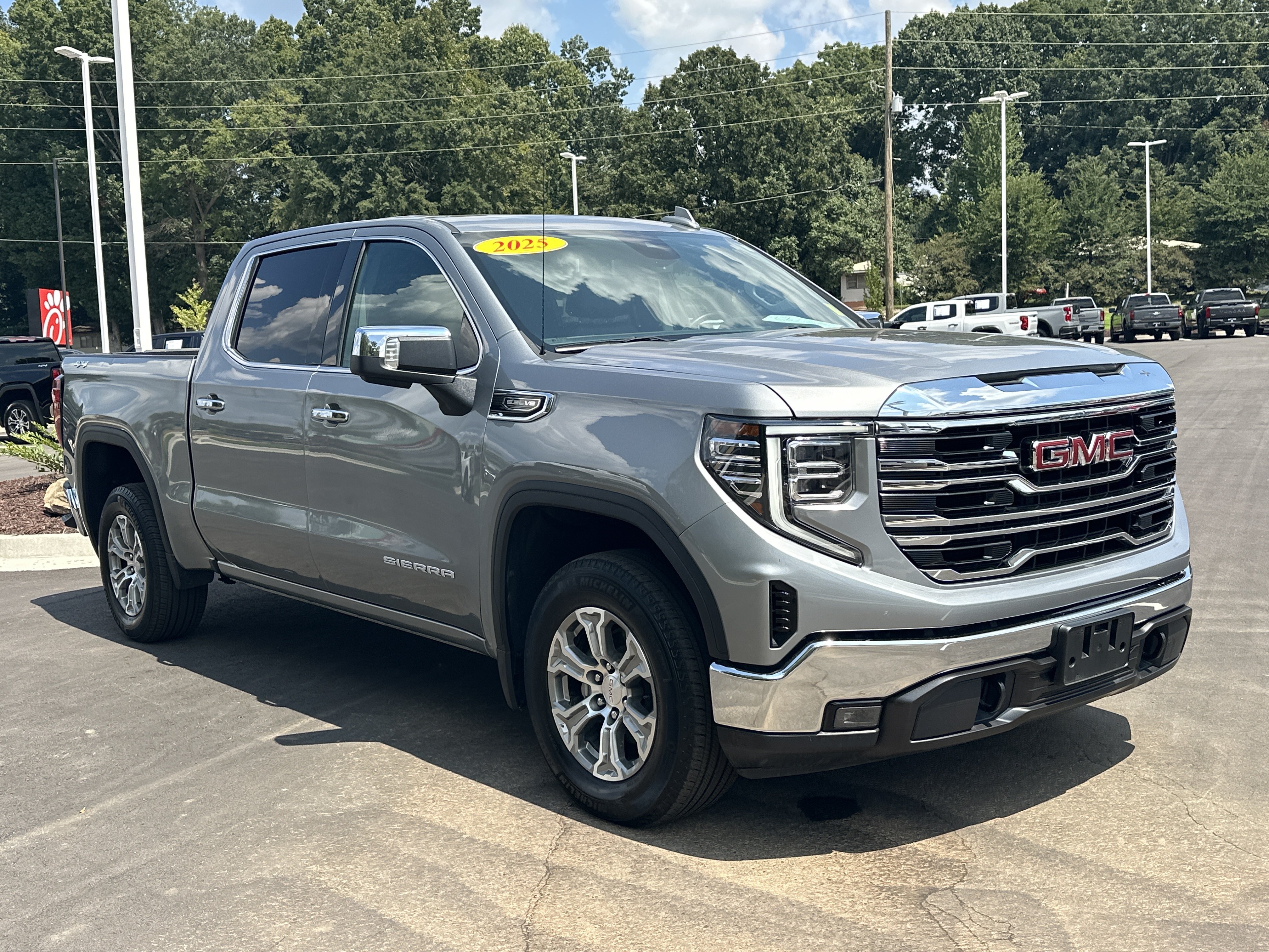 Used 2025 GMC Sierra 1500 SLT AWD/4WD image 2
