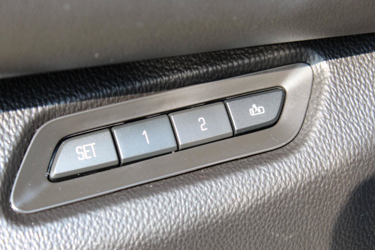 Used 2016 Cadillac Escalade ESV Luxury AWD/4WD image 30