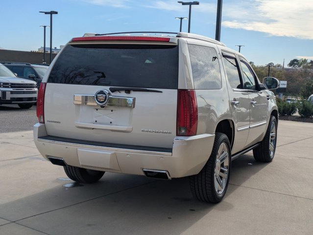 Used 2014 Cadillac Escalade Platinum image 5