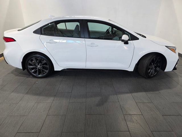 Used 2023 Toyota Corolla SE w/ Carpet Mat Package (TMS) image 6