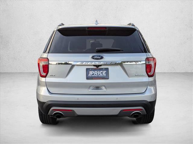 Used 2017 Ford Explorer XLT w/ Equipment Group 202A image 7