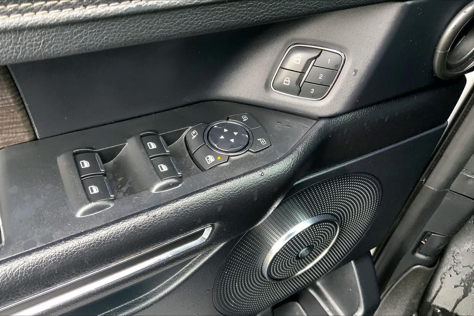 Used 2019 Ford Expedition Limited w/ Equipment Group 302A RWD image 36