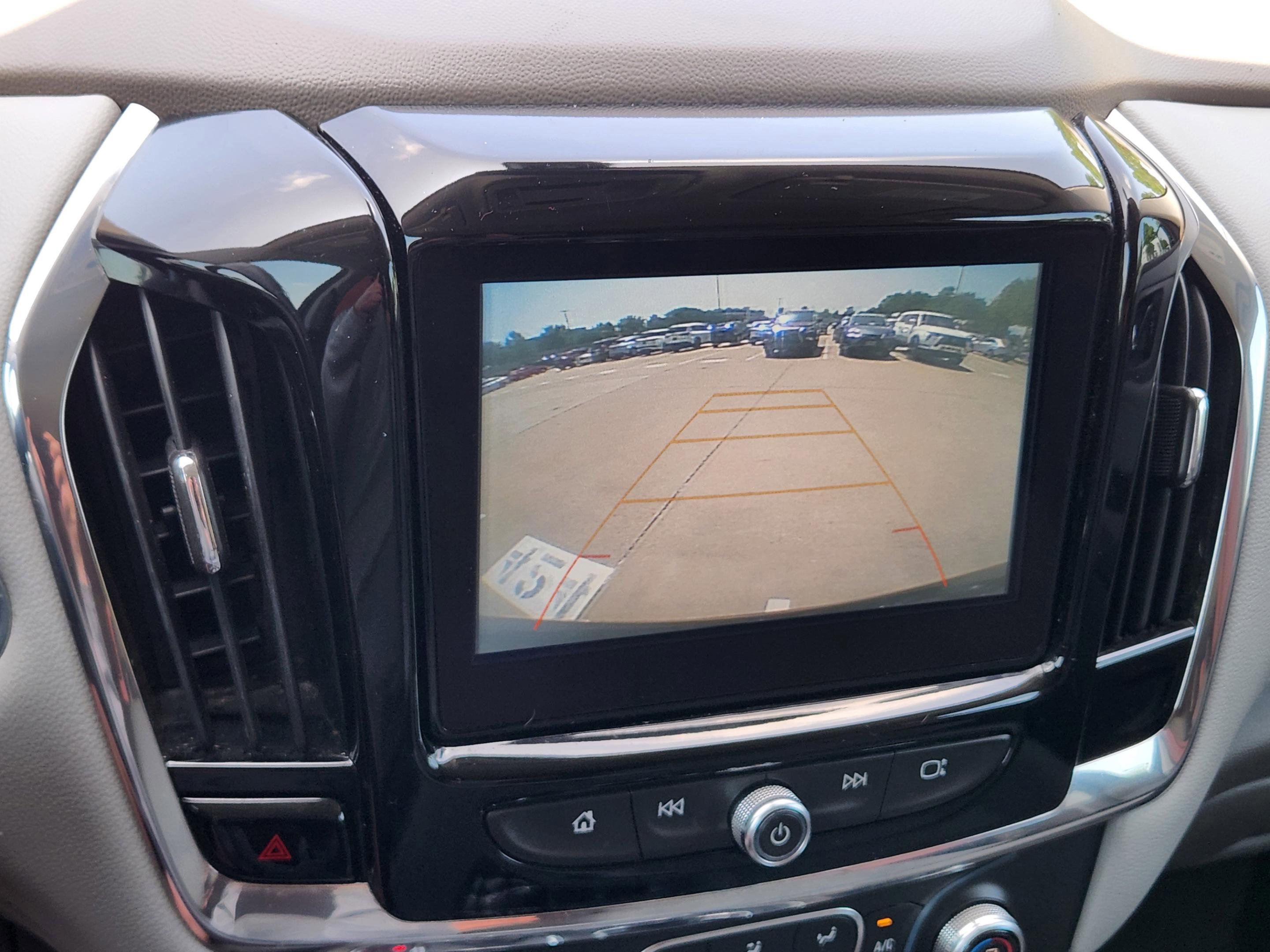 Used 2018 Chevrolet Traverse LT FWD image 11