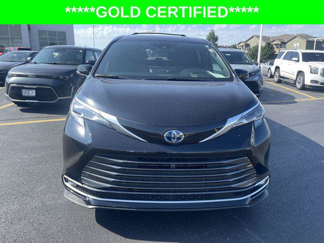 Certified 2025 Toyota Sienna Platinum AWD/4WD image 11
