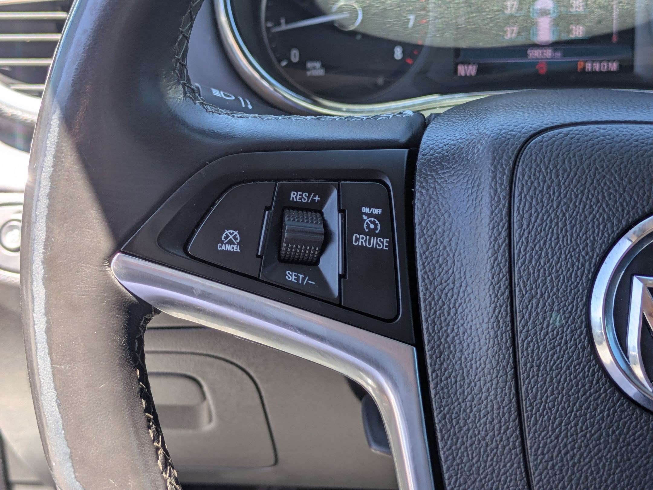 Used 2022 Buick Encore Preferred w/ Safety Package AWD/4WD image 19