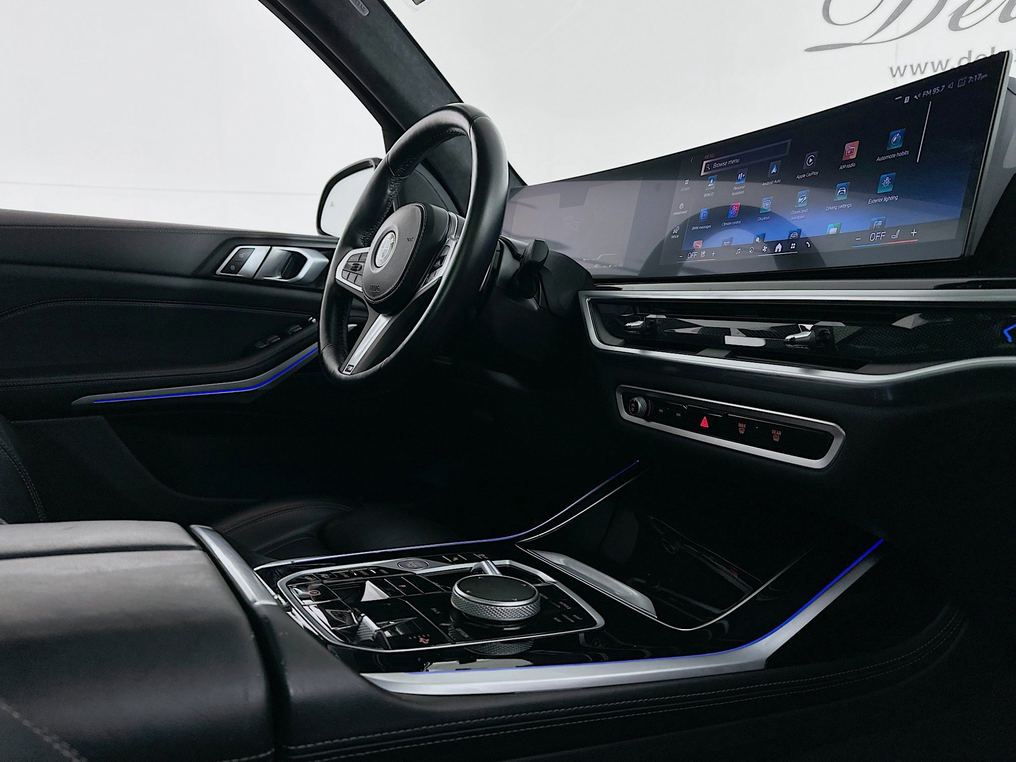 Used 2024 BMW X7 xDrive40i w/ M Sport Package image 31