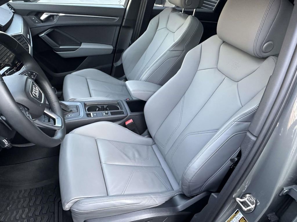 Used 2025 Audi Q3 2.0T Premium w/ Convenience Package image 11