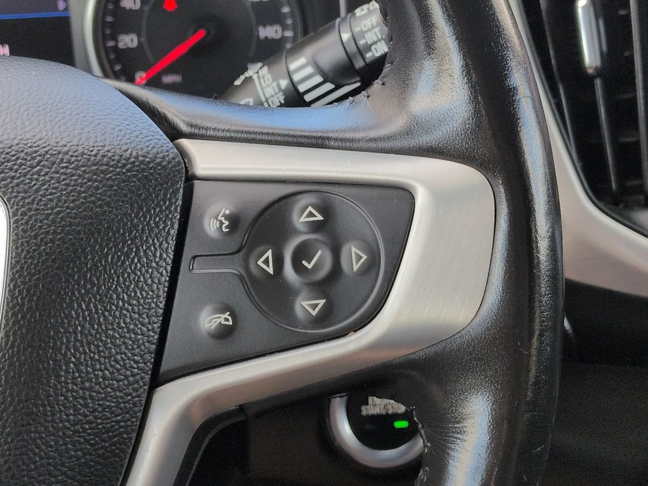 Used 2020 GMC Terrain SLT w/ Preferred Package FWD image 25