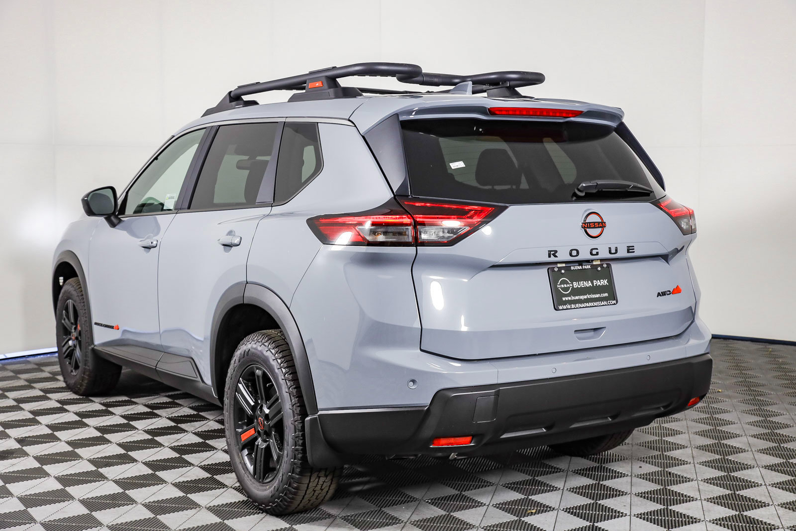 Used 2025 Nissan Rogue SV AWD/4WD image 6