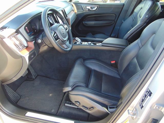 Used 2023 Volvo XC60 B5 Ultimate w/ Climate Package image 10