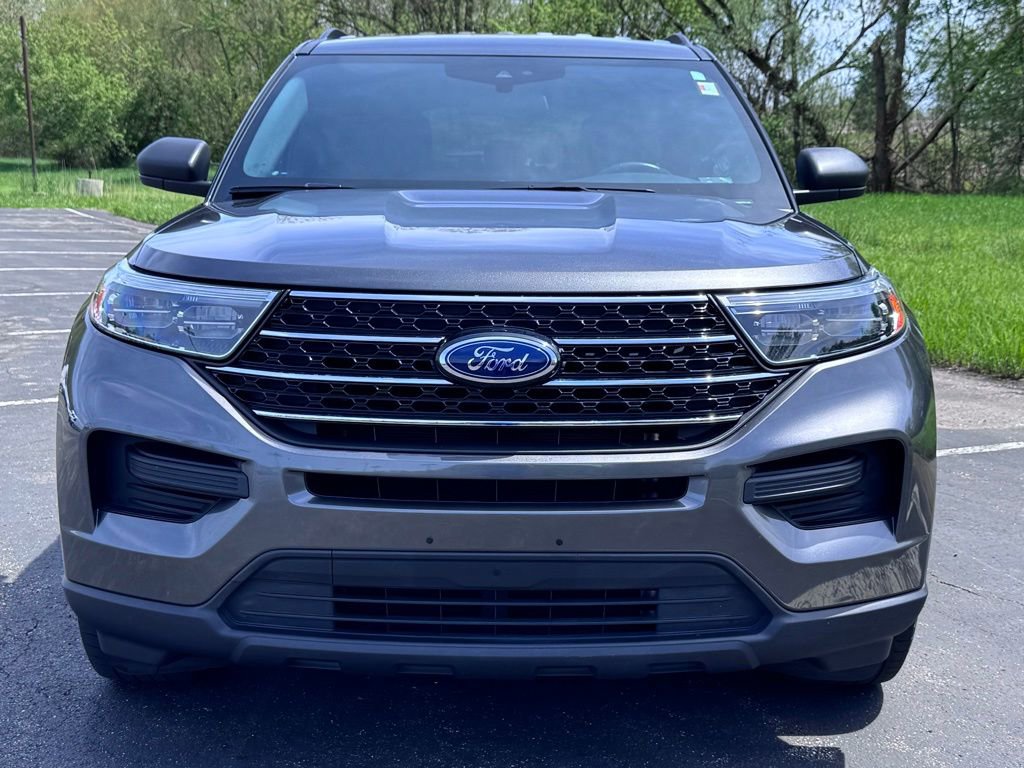 Used 2020 Ford Explorer XLT AWD/4WD image 2