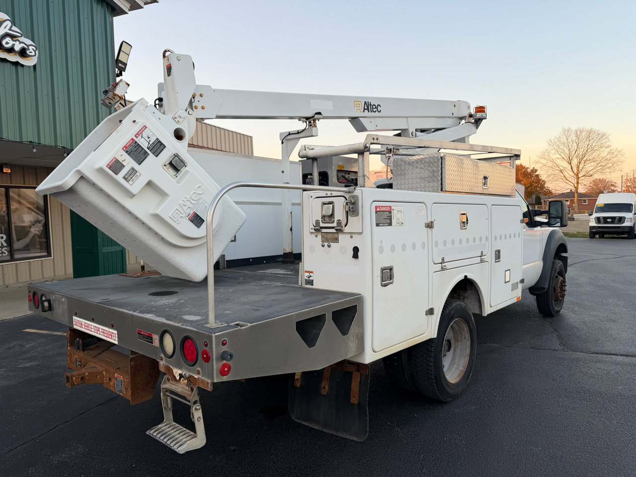 Used 2012 Ford F450 XL image 3