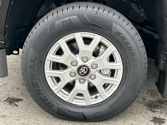 Certified 2025 Toyota Tacoma SR5 AWD/4WD image 13