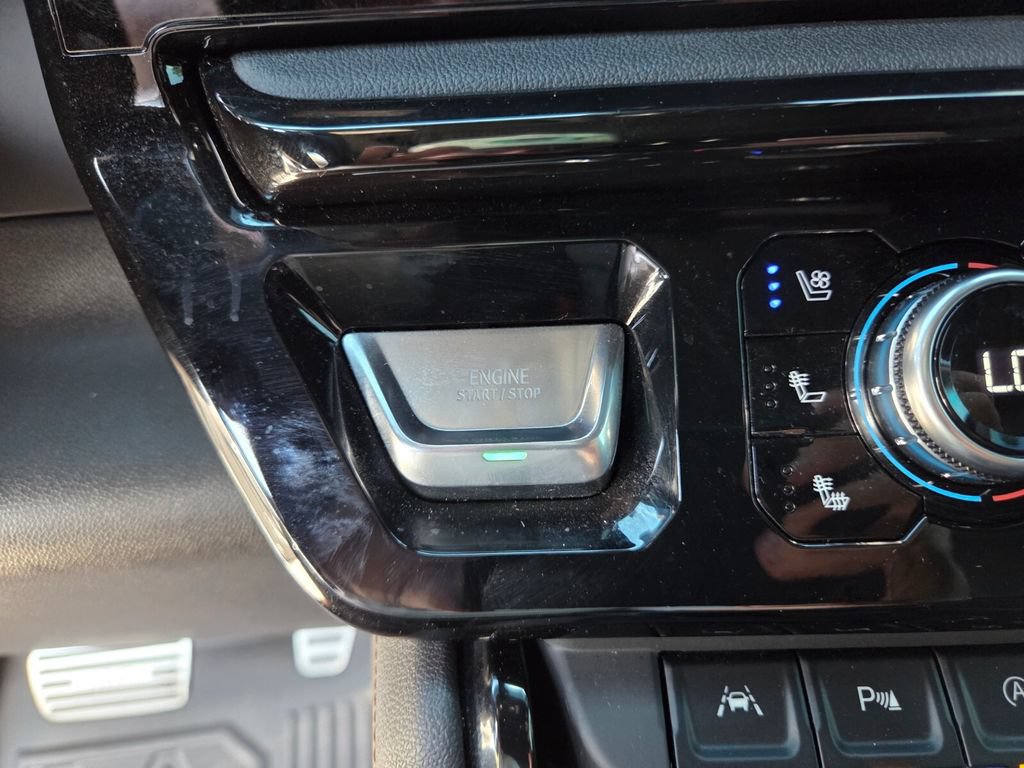 Used 2025 GMC Sierra 1500 AT4 w/ AT4 Premium Package AWD/4WD image 31