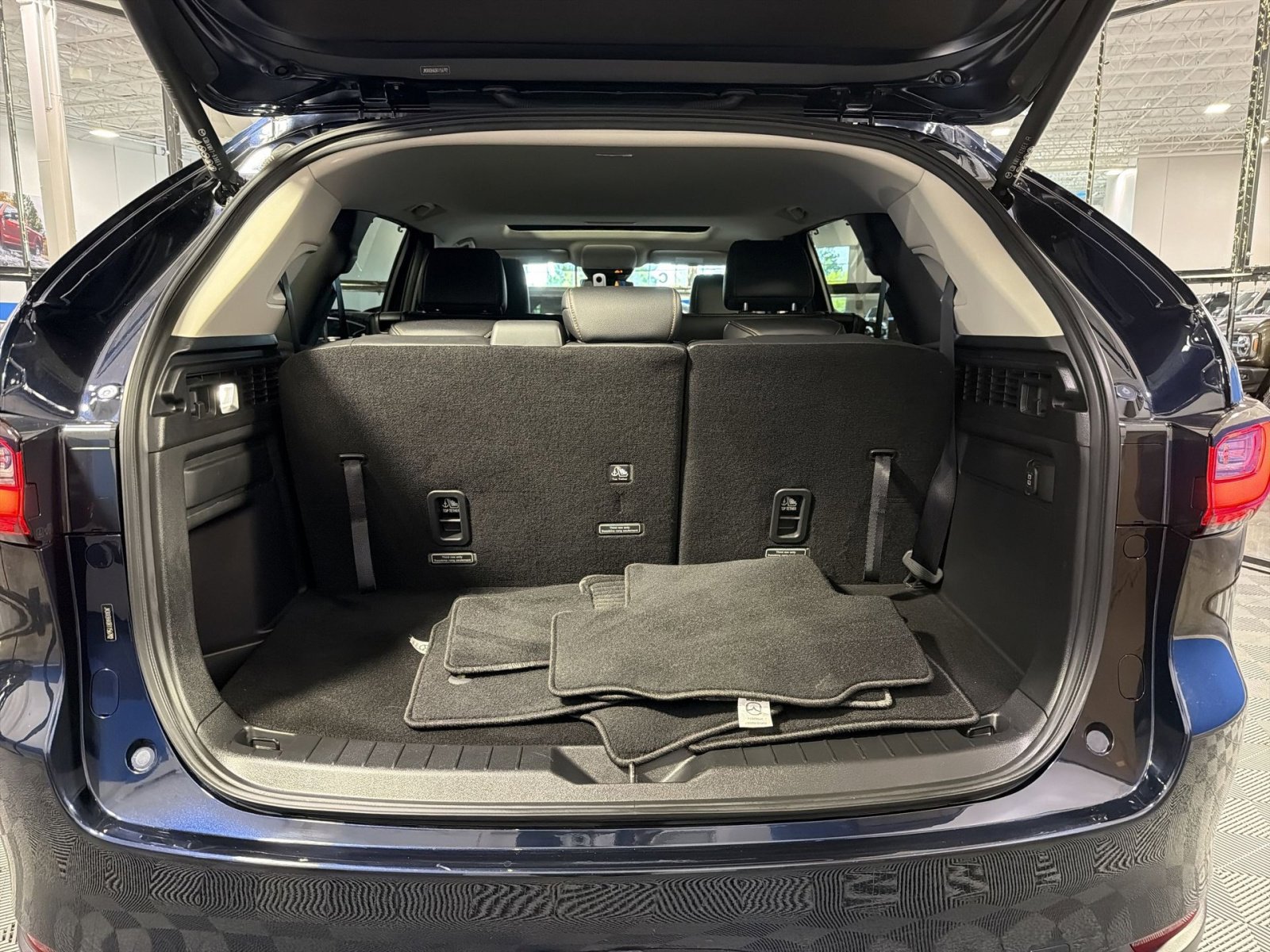 Used 2024 MAZDA CX-90 Plug-In Hybrid w/ Preferred image 43