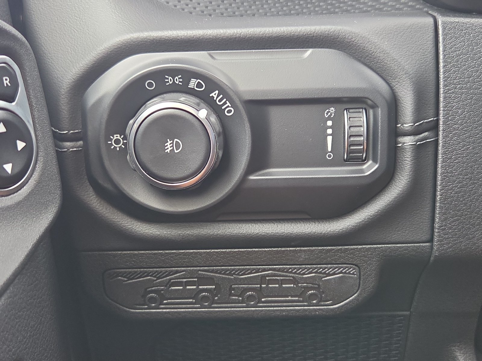 Used 2024 Jeep Wrangler Unlimited Rubicon AWD/4WD image 25