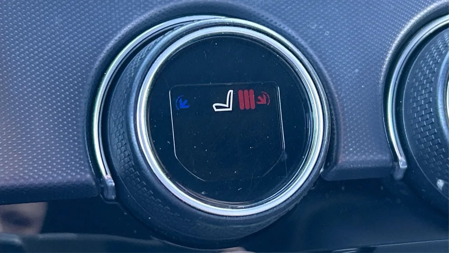 Used 2020 Jaguar F-TYPE Convertible RWD image 26