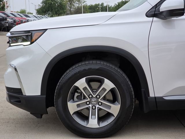 Used 2025 Honda Pilot EX-L image 6