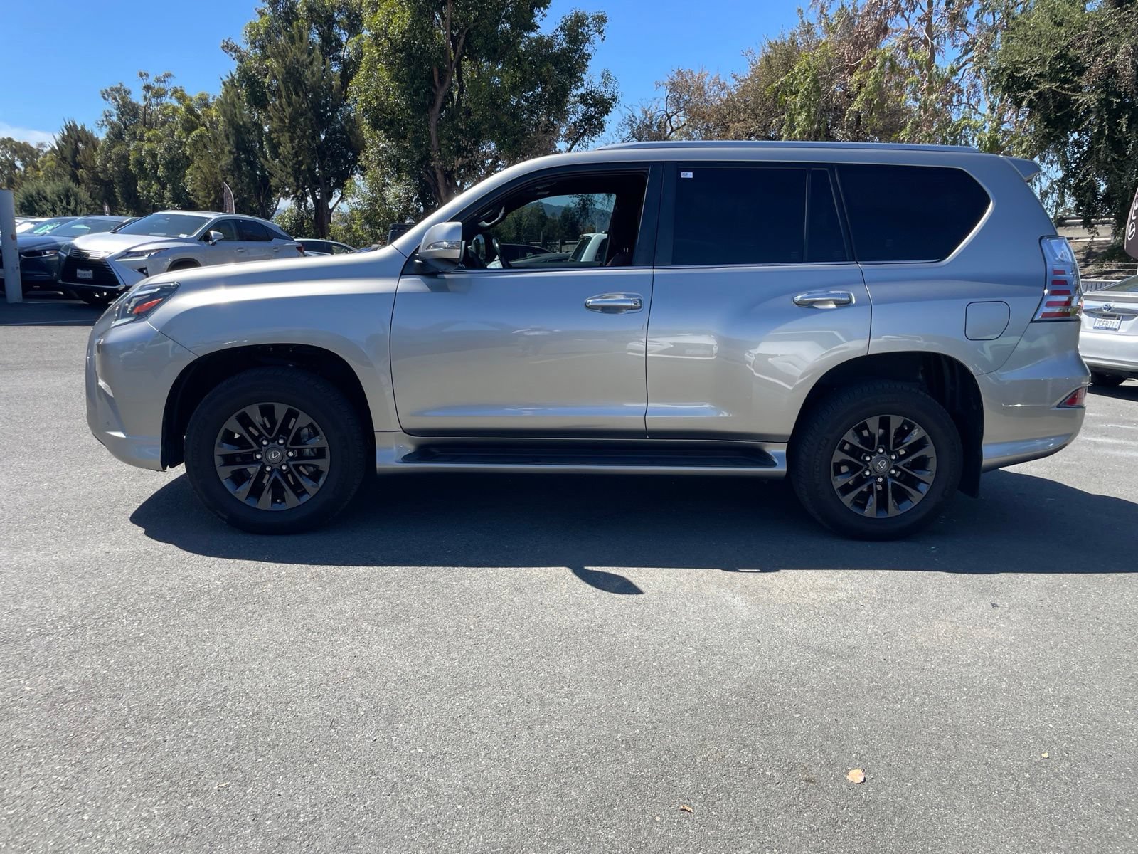 Used 2023 Lexus GX 460 Premium w/ Premium Package AWD/4WD image 9