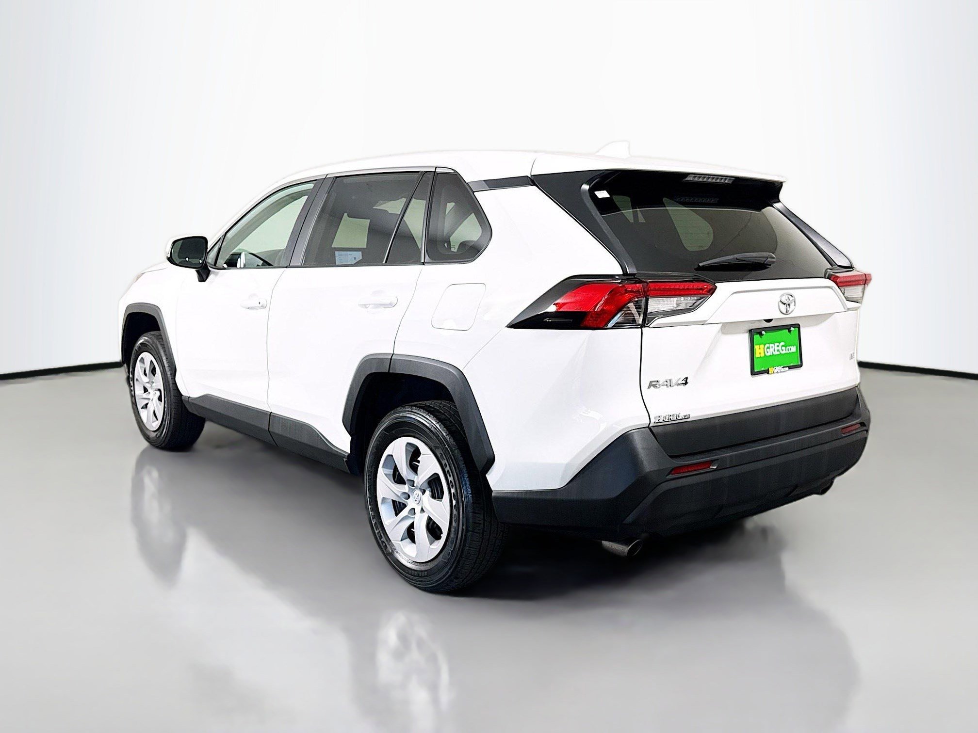 Used 2024 Toyota RAV4 LE image 7
