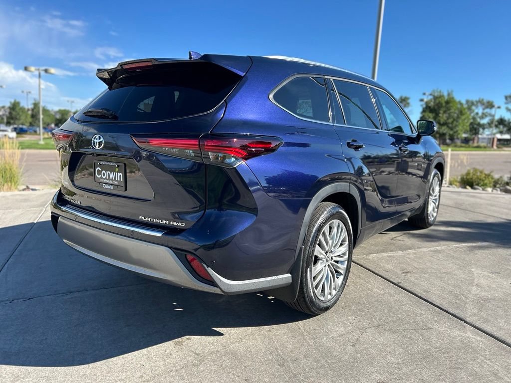 Used 2026 Toyota Highlander Limited AWD/4WD image 8